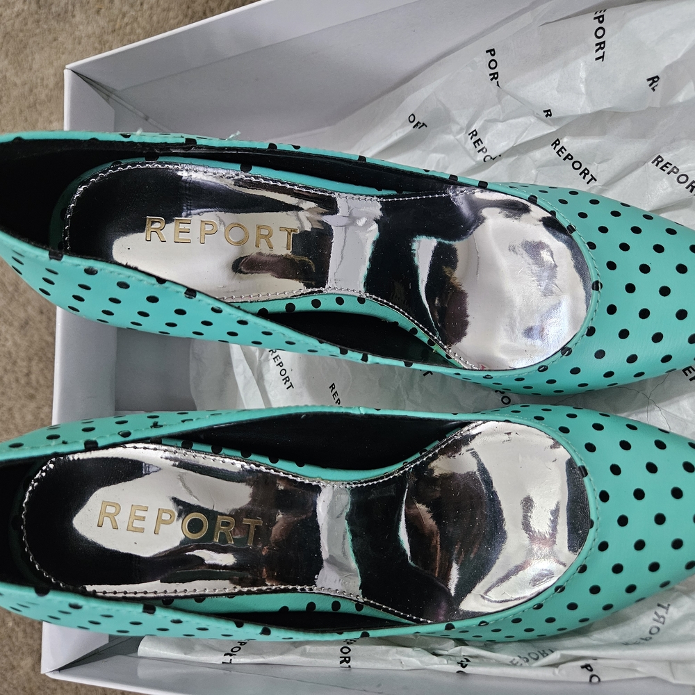 Report Blue and Black Heels with Elegant Design